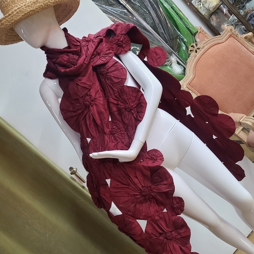 NWT Louise Green Rosettes Shawl